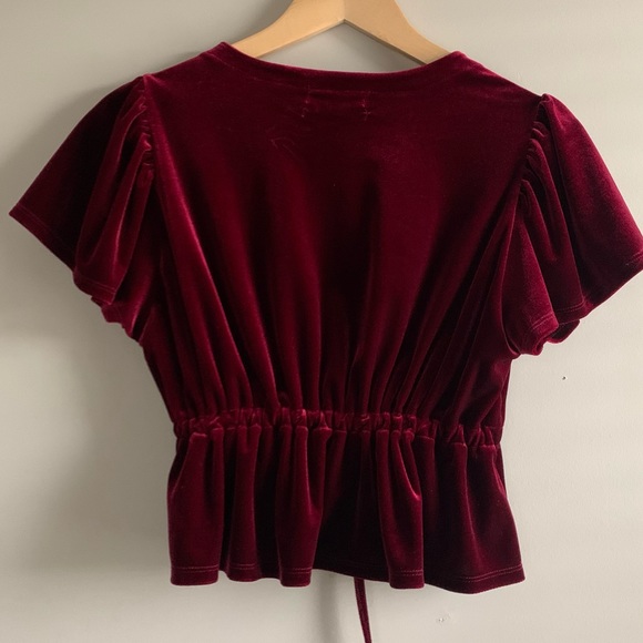 Velvet Tie-Front Cropped Top - Picture 3 of 6